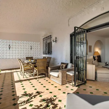 Lilas, Nerja